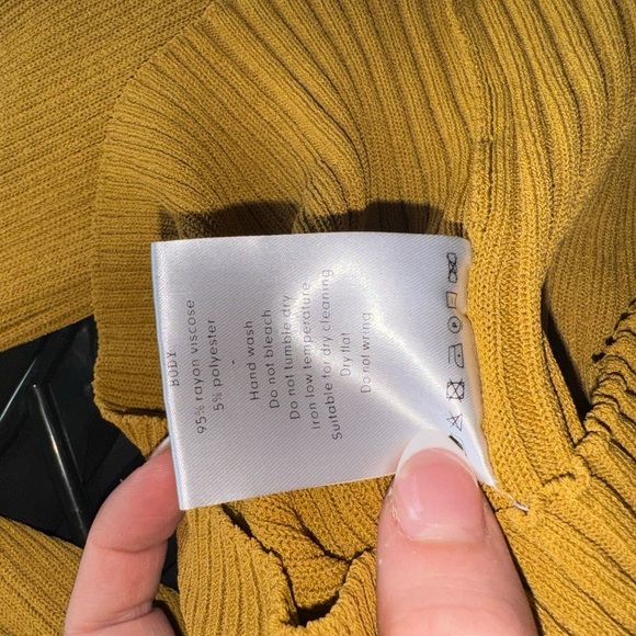 NWT 💛 Aeron Neiman Marcus Mustard Ribbed Long Sleeve Top Size Small 💛 - Picture 7 of 7